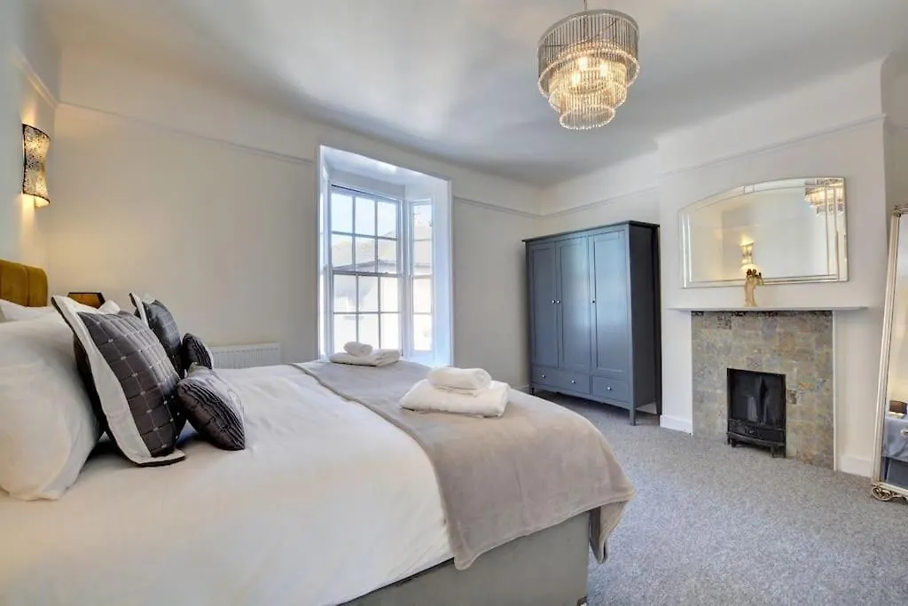 Modern 4 Bedroom Townhouse Perfect Location. Μπράιτον Ηνωμένο Βασίλειο