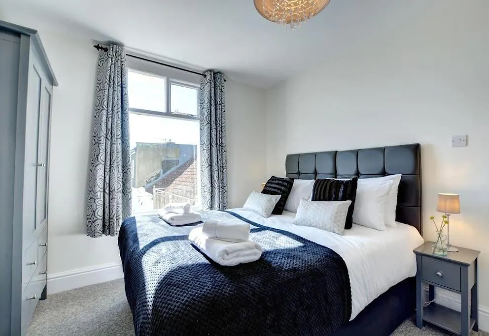 Modern 4 Bedroom Townhouse Perfect Location. 브라이턴 0*,  영국